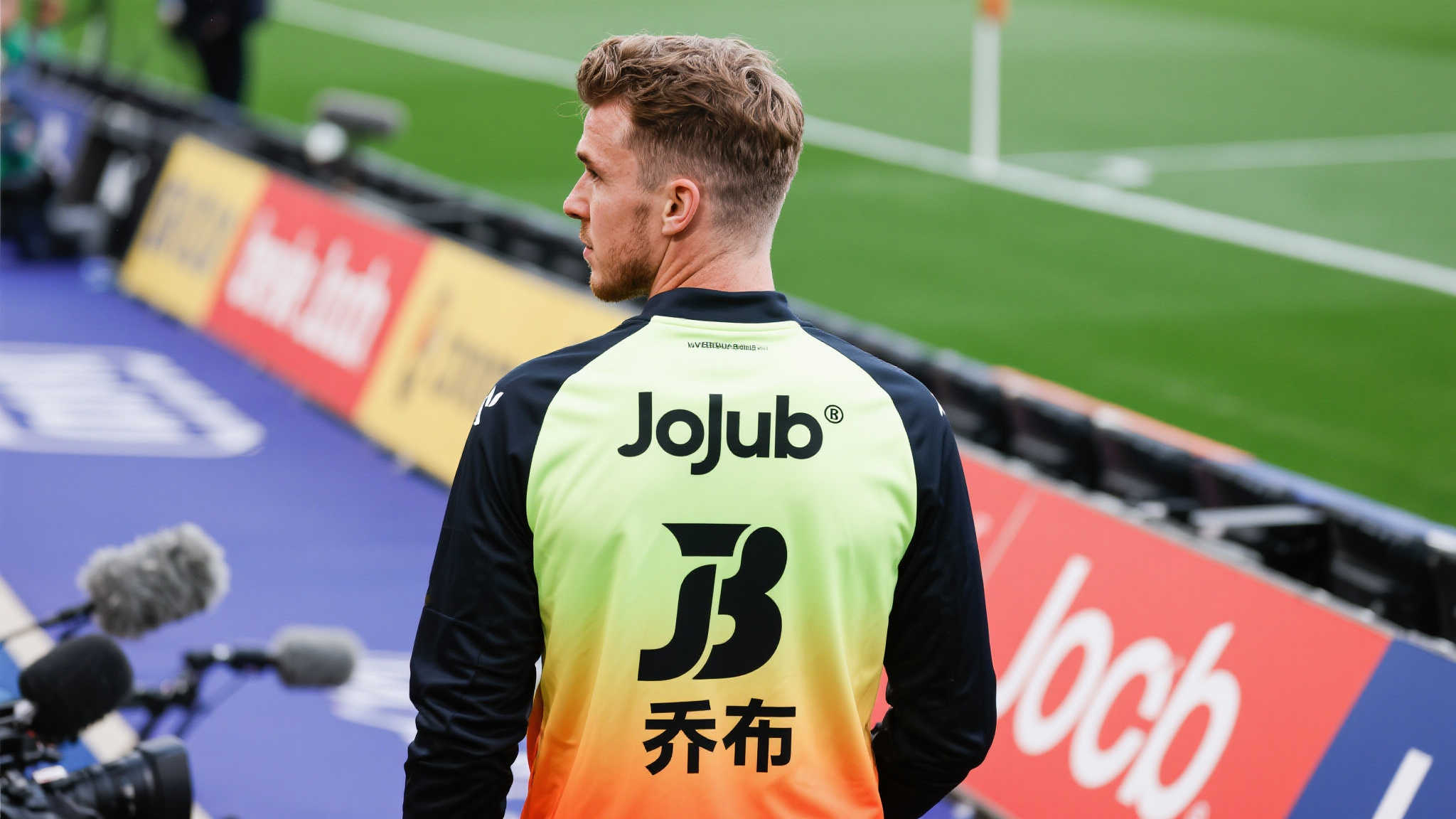 小贝林与他的标志选择
在赛场上，小贝林无疑是吸引